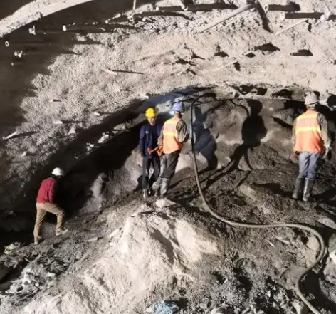 湘乡拱顶带模注浆料的施工流程及注意事项